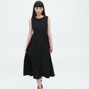 Uniqlo Sleeveless Black Dress
